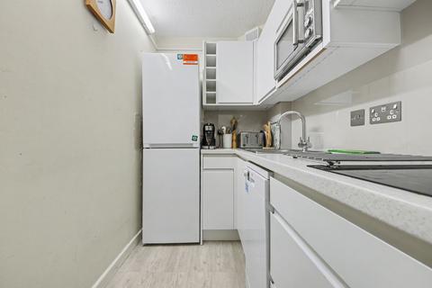 1 bedroom retirement property for sale, Mersham Gardens, Southampton SO18