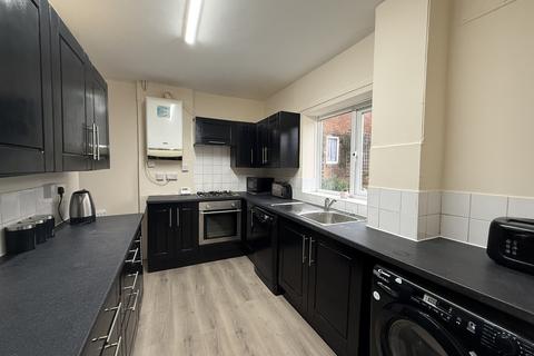 3 bedroom house to rent, Pipers Croft, Lichfield, WS13