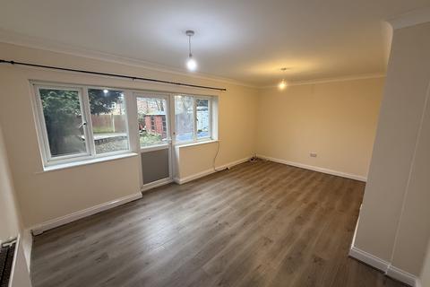 3 bedroom house to rent, Pipers Croft, Lichfield, WS13