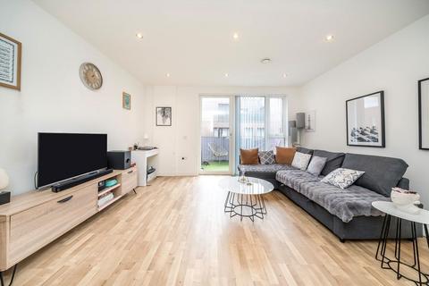 1 bedroom flat for sale, Clarke Avenue, Hounslow TW3