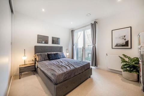 1 bedroom flat for sale, Clarke Avenue, Hounslow TW3