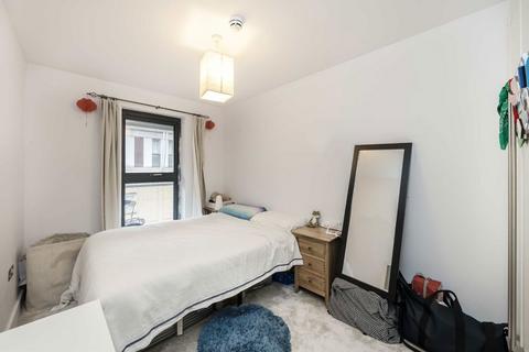 2 bedroom flat to rent, Plumbers Row, London E1