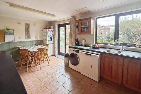 3 bedroom semi-detached house for sale, Larkhill, Kidderminster, DY10