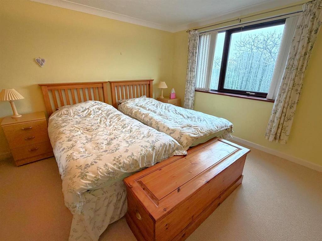 Twin room.jpg