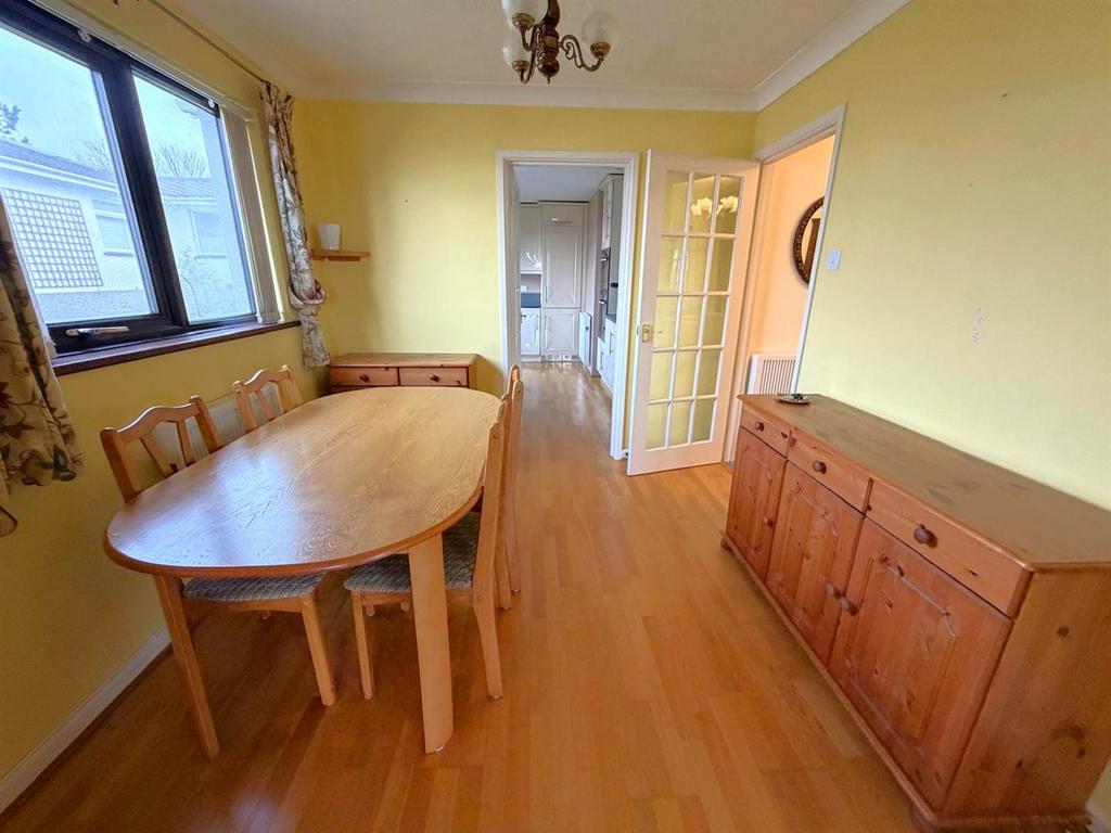 Dining room.jpg