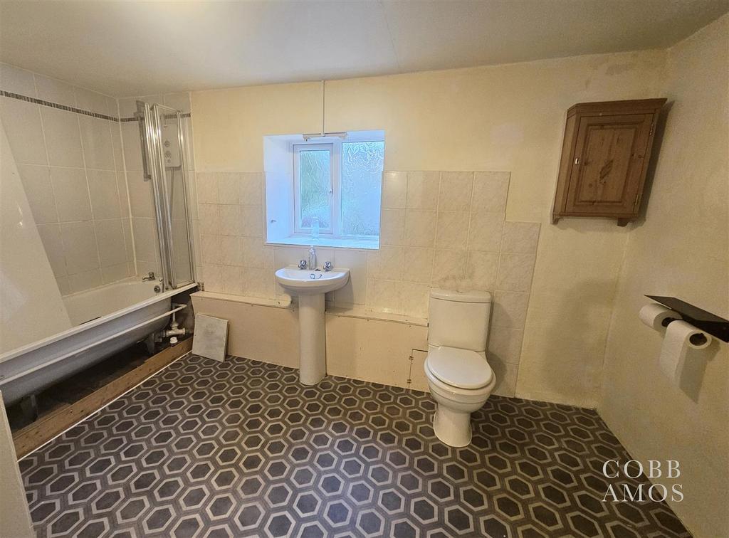 Bathroom.jpg