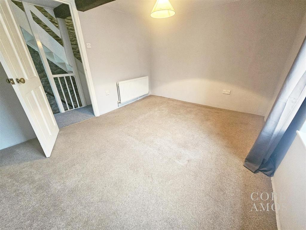 Bedroom 1.jpg