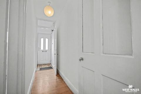 2 bedroom terraced house for sale, High Street, Fishguard