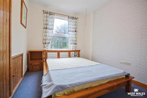 2 bedroom terraced house for sale, High Street, Fishguard