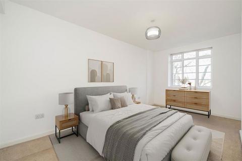 5 bedroom flat for sale, Hammersmith Road, London W6