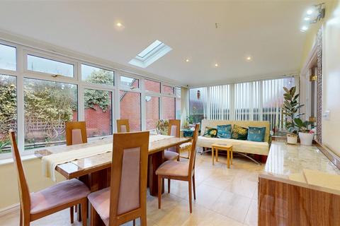 4 bedroom detached house for sale, Minorca Grove, Milton Keynes MK5