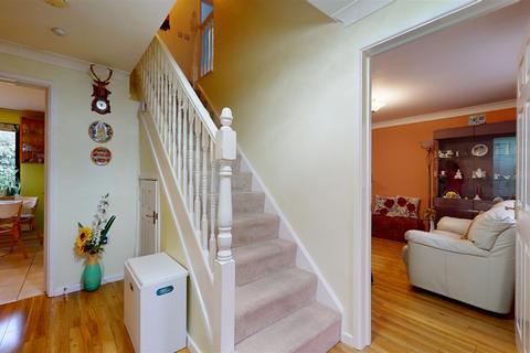 4 bedroom detached house for sale, Minorca Grove, Milton Keynes MK5