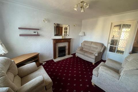 2 bedroom terraced house for sale, Kinder Avenue, Huddersfield HD4