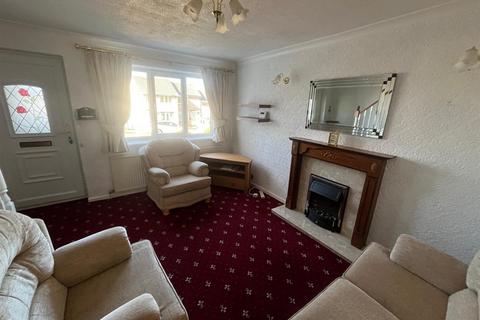 2 bedroom terraced house for sale, Kinder Avenue, Huddersfield HD4