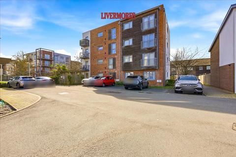 Angie Mews, Dartford