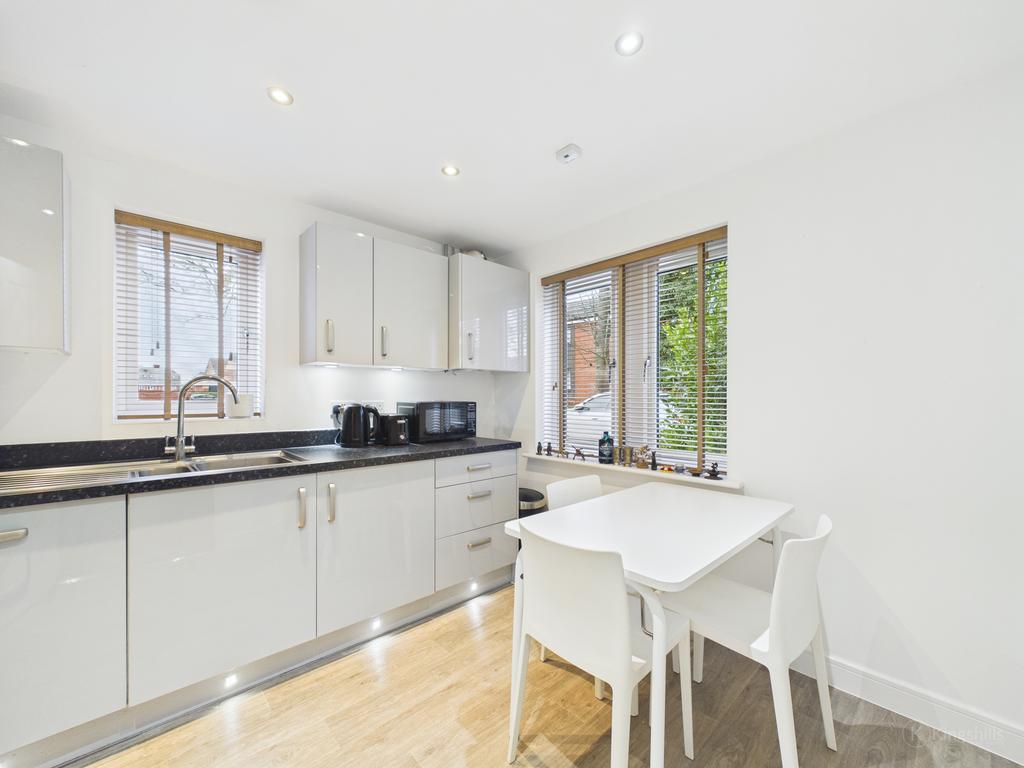 Kitchen/ Breakfast Room