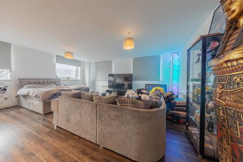 2 bedroom flat for sale, Waterfront West, Brierley Hill DY5