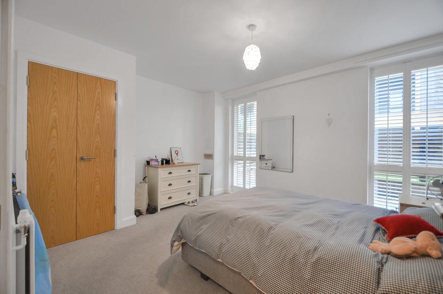 Bedroom 1 Pic 2.jpg
