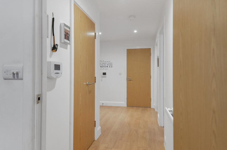 Hallway Pic 1.jpg