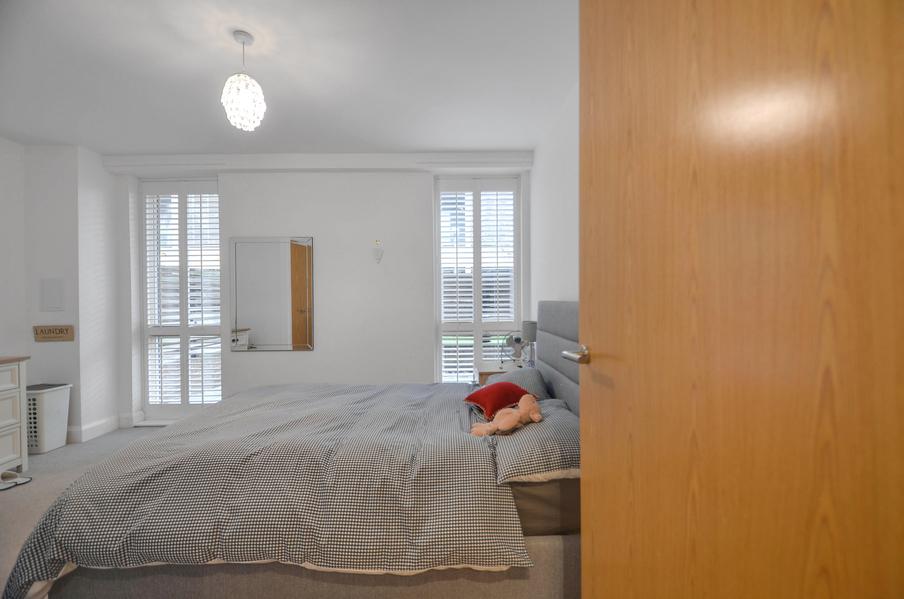 Bedroom 1 Pic 1.jpg