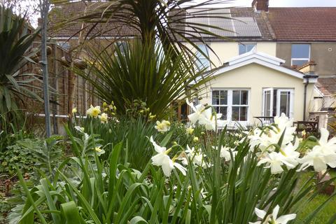 3 bedroom semi-detached house for sale, First Avenue, Kent, ME7