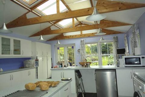 3 bedroom semi-detached house for sale, First Avenue, Kent, ME7