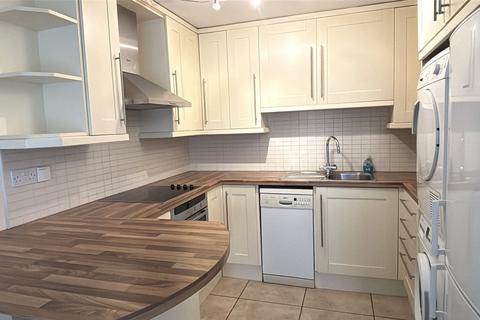 2 bedroom flat to rent, Crossways Court, Osborne Road, Windsor, SL4