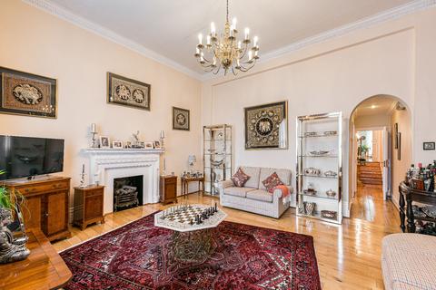 Queen's Gate SW7