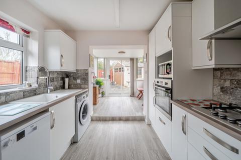 2 bedroom bungalow for sale, Headington Close, Maidenhead, Berkshire, SL6