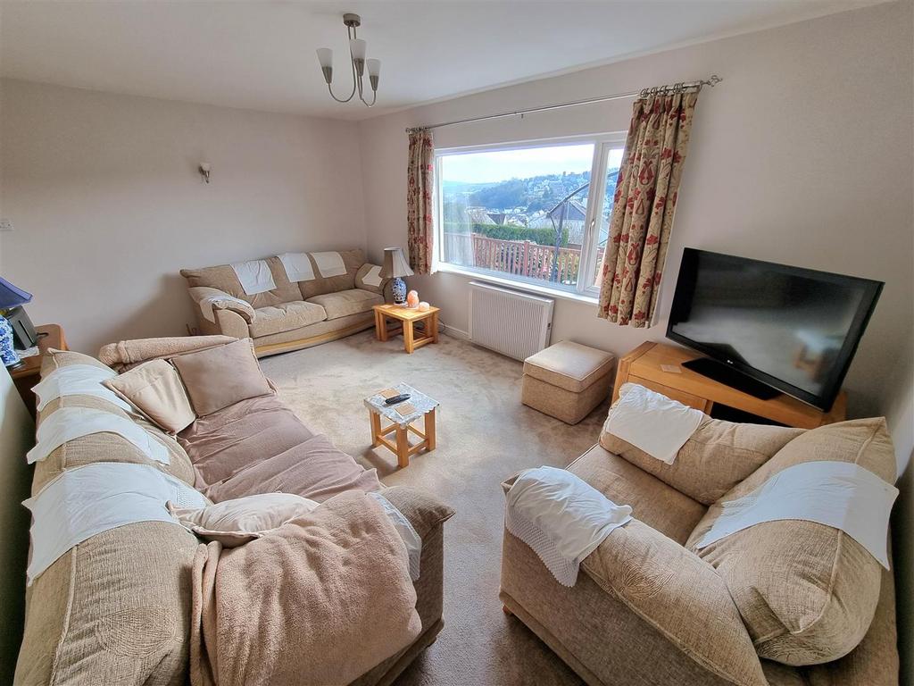 Sitting room 1.jpg