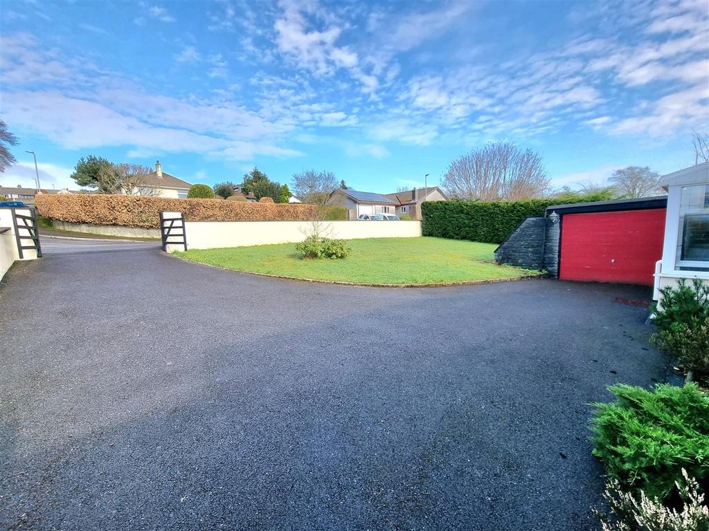 Driveway.jpg