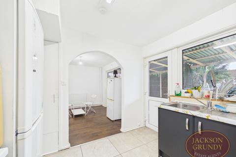 3 bedroom terraced house for sale, Rillwood Court, Lumbertubs, NN3 8JA