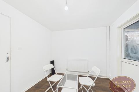 3 bedroom terraced house for sale, Rillwood Court, Lumbertubs, NN3 8JA