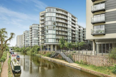 1 bedroom apartment to rent, Station Approach, Hayes UB3