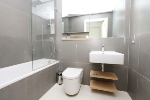 1 bedroom apartment to rent, Station Approach, Hayes UB3