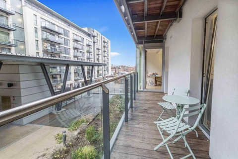 1 bedroom apartment to rent, Station Approach, Hayes UB3