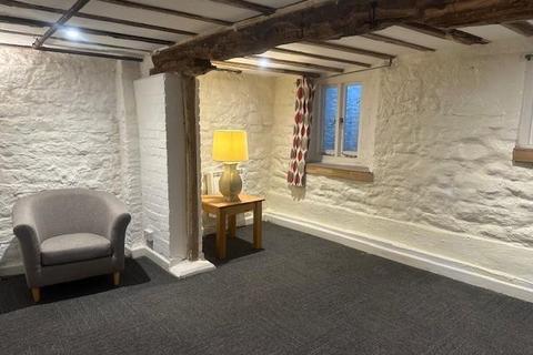 Office to rent, 22 High St Petersfield GU32 3JL