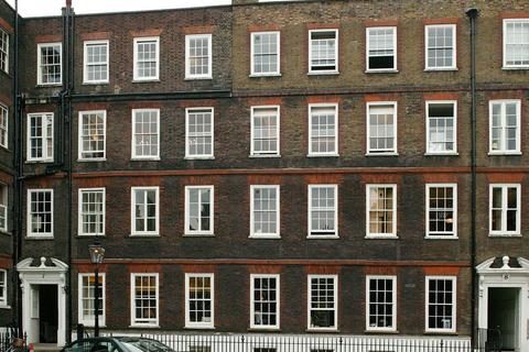 Office to rent, 7 New Sq London WC2A 3QS