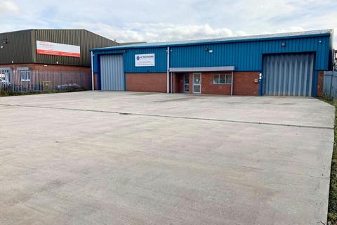 Warehouse to rent, Porritt St Bury BL9 6HD