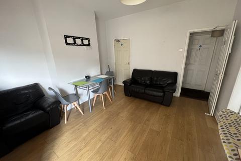 5 bedroom terraced house for sale, 41, West Street, Hemsworth, Pontefract WF9 4QN