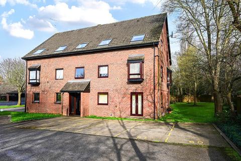 undefined, The Oaks, Surrey TW18