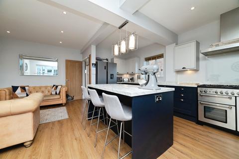 3 bedroom end of terrace house for sale, Alpha Avenue, Beverley