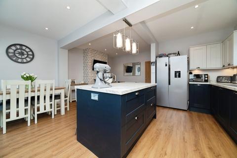 3 bedroom end of terrace house for sale, Alpha Avenue, Beverley