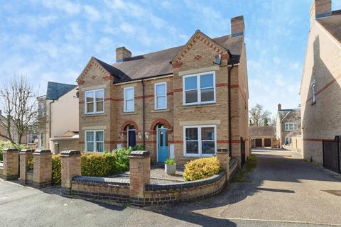 3 bedroom semi-detached house for sale, Heathcliff Avenue, Fairfield, Hitchin