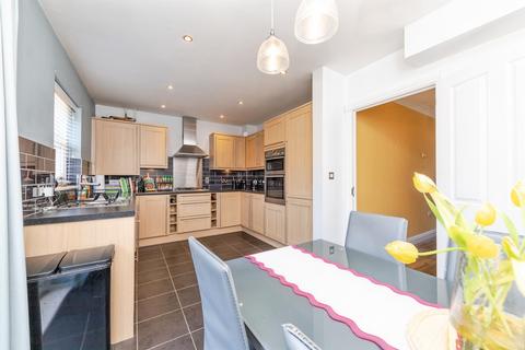 3 bedroom semi-detached house for sale, Heathcliff Avenue, Fairfield, Hitchin