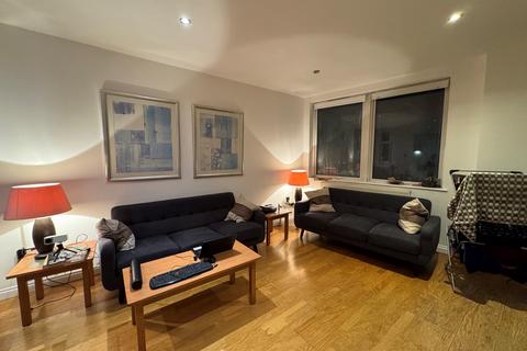 2 bedroom flat for sale, 8 Regatta Point, 1 Manilla Street, London, E14 8JZ