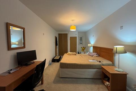 2 bedroom flat for sale, 8 Regatta Point, 1 Manilla Street, London, E14 8JZ