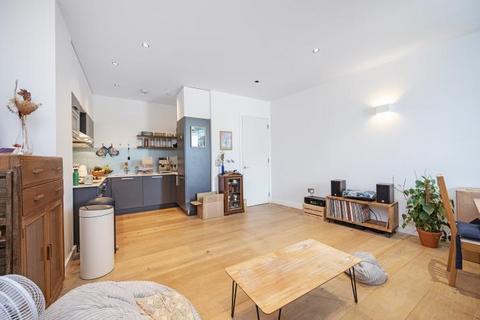 2 bedroom flat for sale, Arthaus Apartments, Richmond Road, London, E8