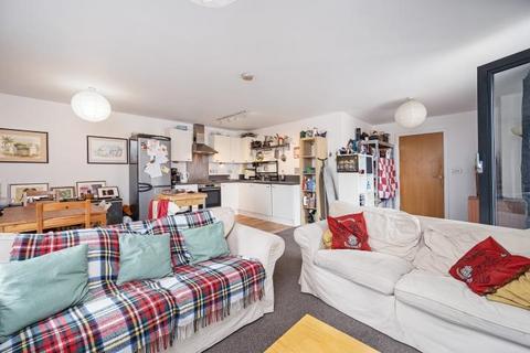 2 bedroom flat for sale, Bloomfield Court, Brisbane Road, London, E10
