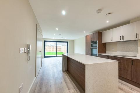 2 bedroom apartment for sale, Cumberland Avenue, Southend-on-sea, SS2